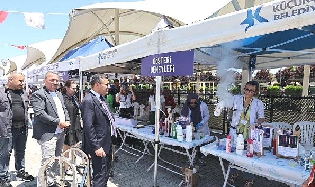 Küçükçekmece'de Bilim Büyücülüğü Yaşanan Zirve: Keşifler ve Yenilikler Işığında Bir Dijital Aydınlanma - Kolay Bilim Haber